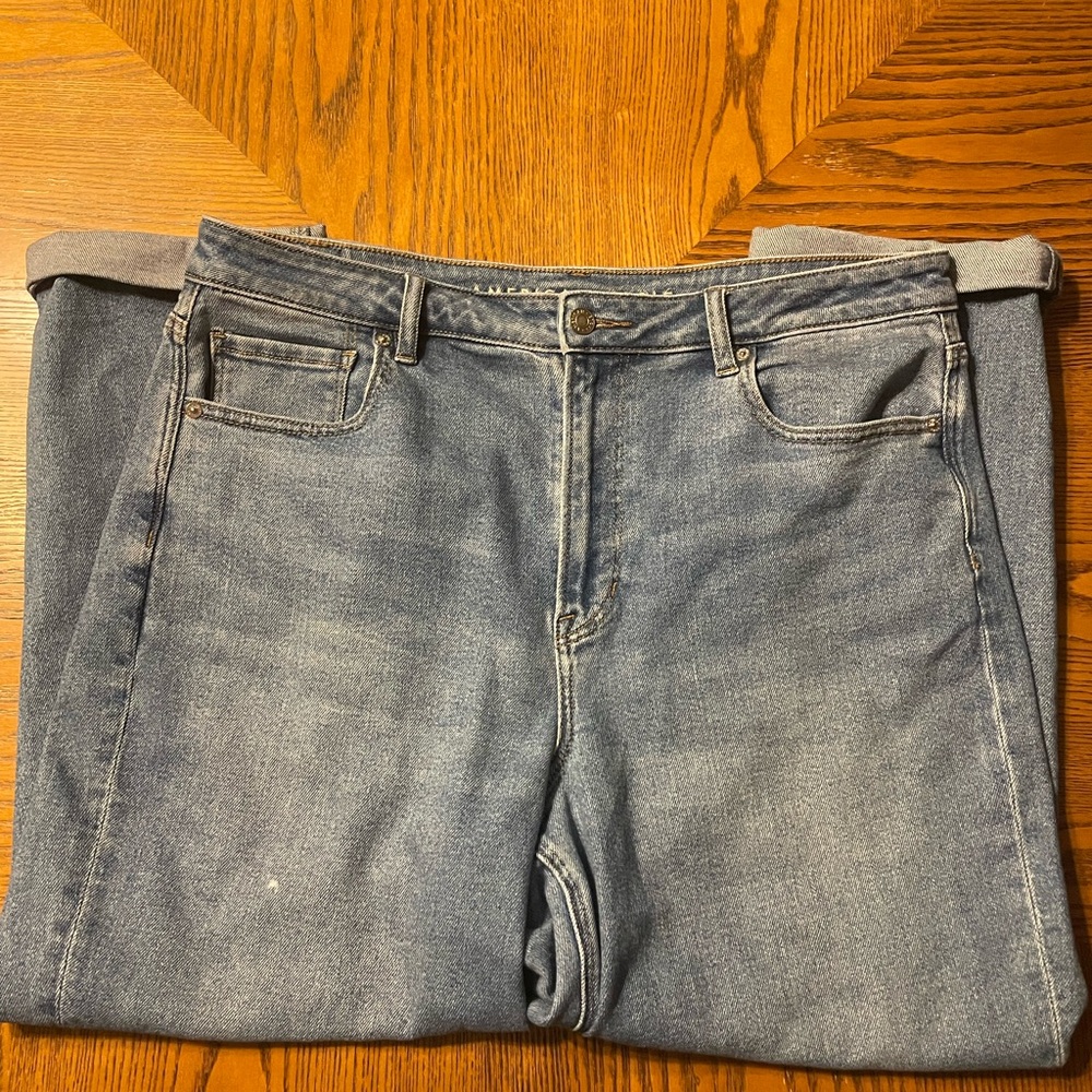 Women’s American Eagle Mom Jeans